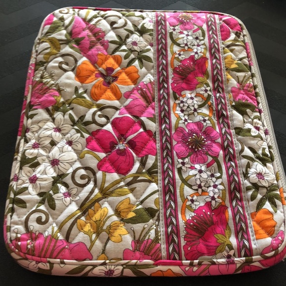 Vera Bradley Accessories - 🎉🎉 5/27 host pick Vera Bradley iPad/tablet case